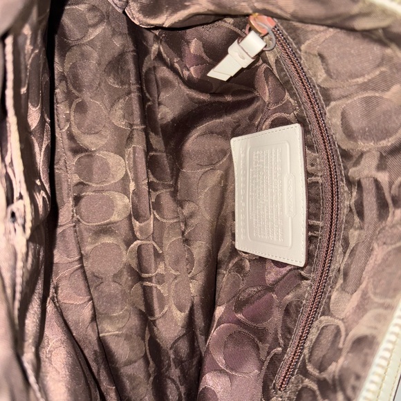 Coach Legacy <3 - Picture 4 of 15